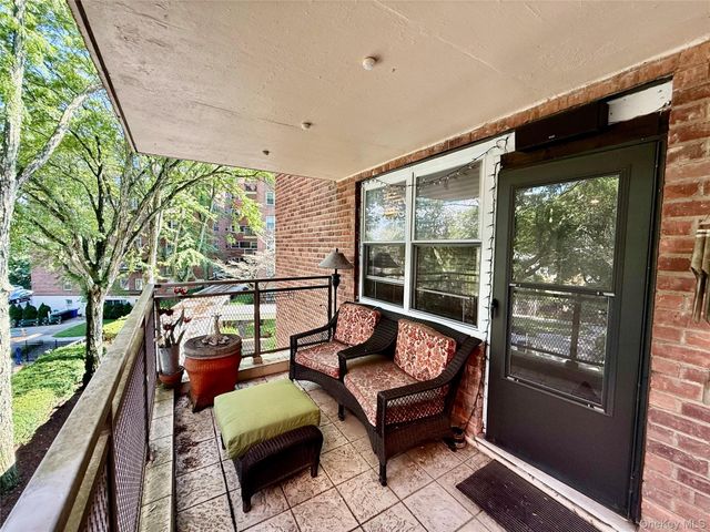 30 South Cole Avenue 2E, Spring Valley, NY 10977