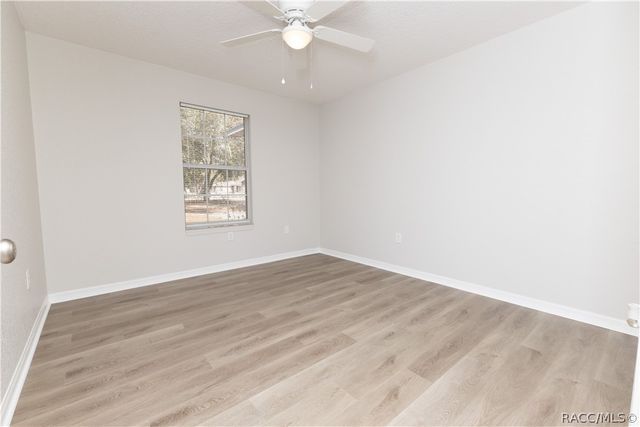 4438 Calamondin Street, Lady Lake, FL 32159