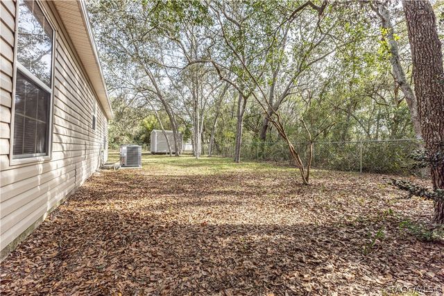 4438 Calamondin Street, Lady Lake, FL 32159