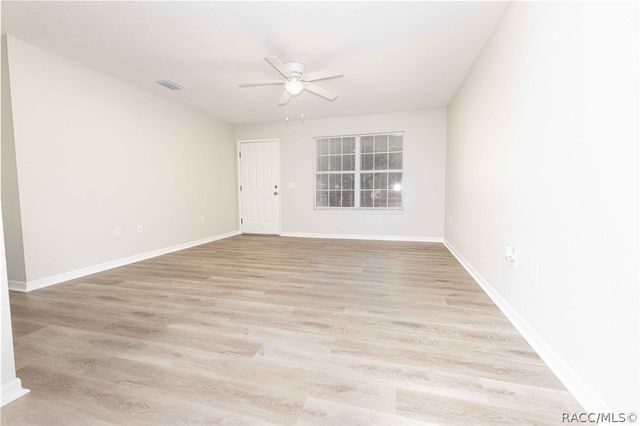 4438 Calamondin Street, Lady Lake, FL 32159