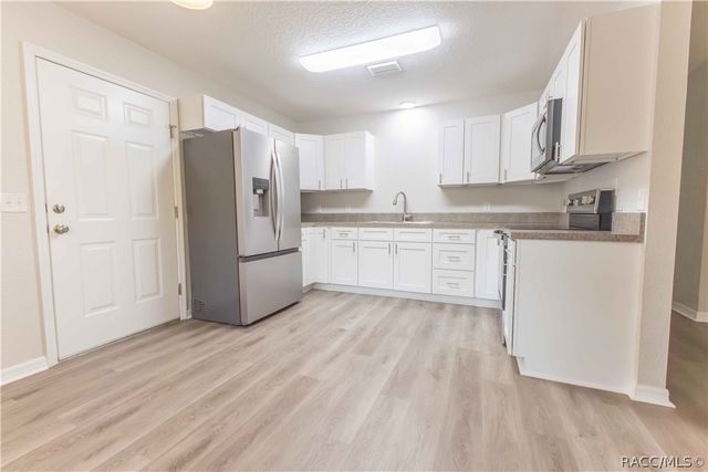 4438 Calamondin Street, Lady Lake, FL 32159