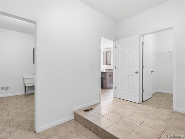 53283 Jaclyn Drive, Shelby Twp, MI 48315
