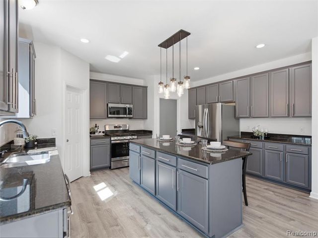 53283 Jaclyn Drive, Shelby Twp, MI 48315