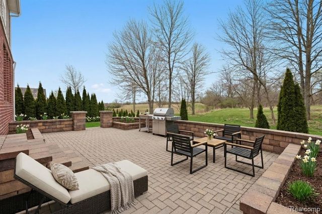 53283 Jaclyn Drive, Shelby Twp, MI 48315