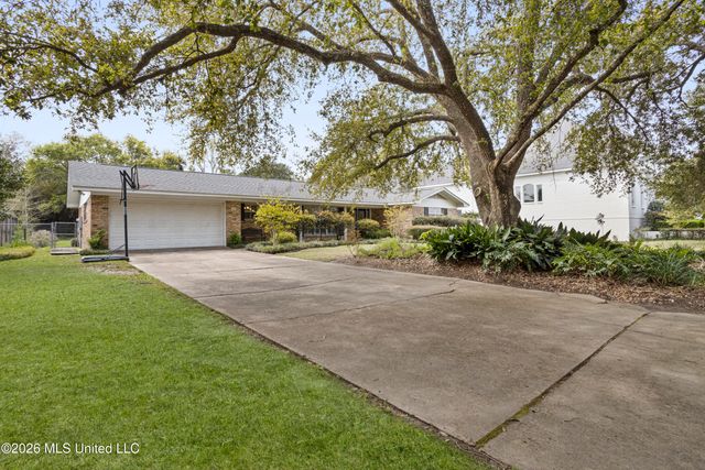 103 Bayou Circle, Gulfport, MS 39507