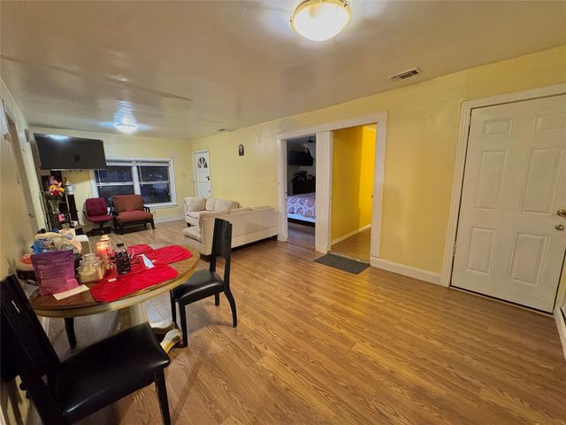 3232 Springview Avenue, Dallas, TX 75216