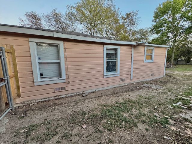 3232 Springview Avenue, Dallas, TX 75216