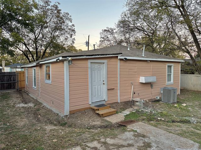 3232 Springview Avenue, Dallas, TX 75216