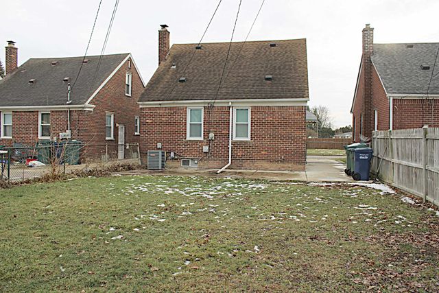 926 Mill Street, Lincoln Park, MI 48146