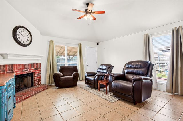 825 Rowdy Drive, Royse City, TX 75189