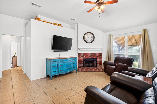 825 Rowdy Drive, Royse City, TX 75189