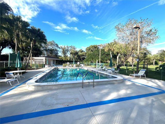 900 Saint Charles Pl 606, Pembroke Pines, FL 33026
