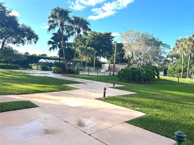 900 Saint Charles Pl 606, Pembroke Pines, FL 33026