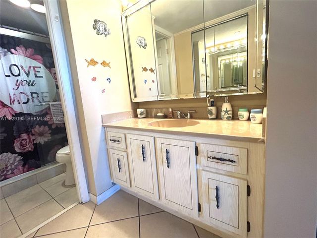 900 Saint Charles Pl 606, Pembroke Pines, FL 33026