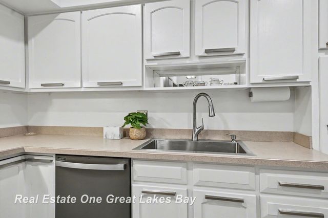 5921 W Michigan Avenue B2, Saginaw, MI 48638