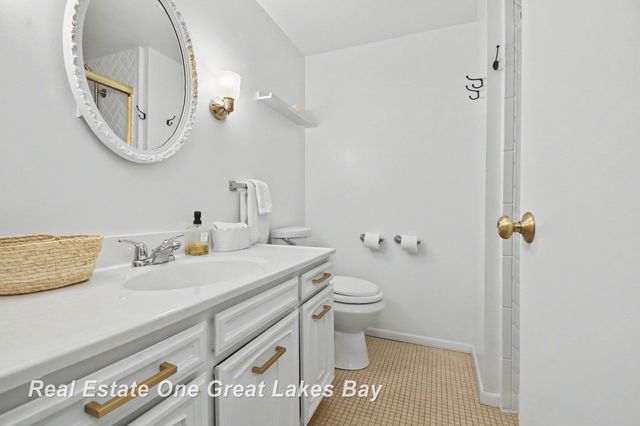 5921 W Michigan Avenue B2, Saginaw, MI 48638