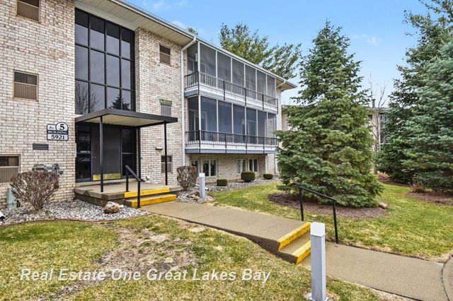 5921 W Michigan Avenue B2, Saginaw, MI 48638