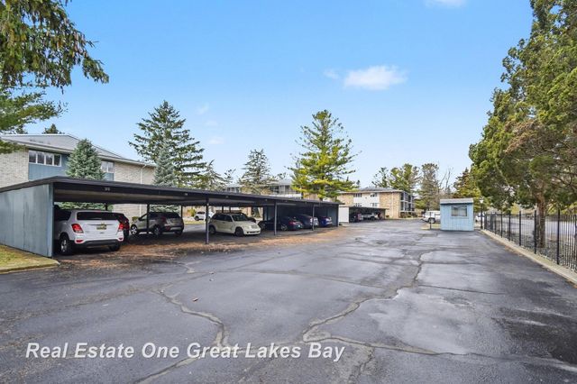 5921 W Michigan Avenue B2, Saginaw, MI 48638