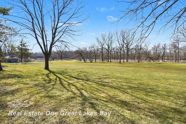 5921 W Michigan Avenue B2, Saginaw, MI 48638