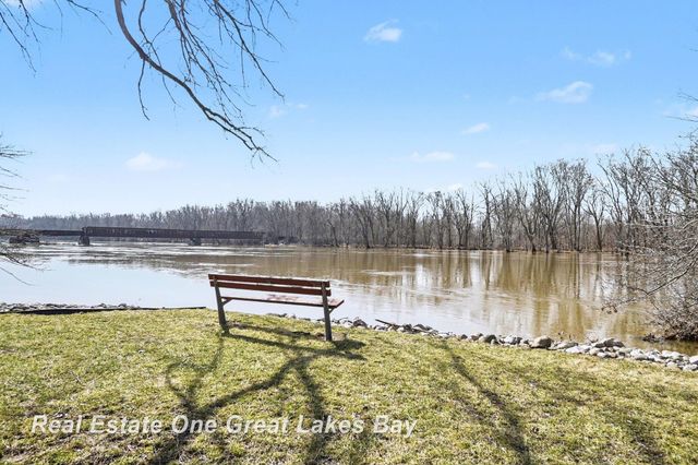 5921 W Michigan Avenue B2, Saginaw, MI 48638