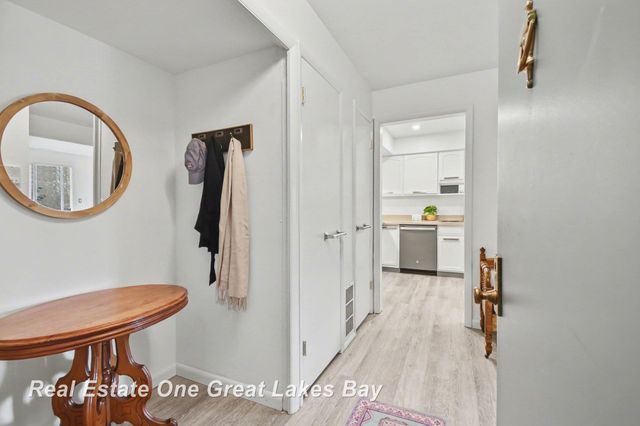 5921 W Michigan Avenue B2, Saginaw, MI 48638