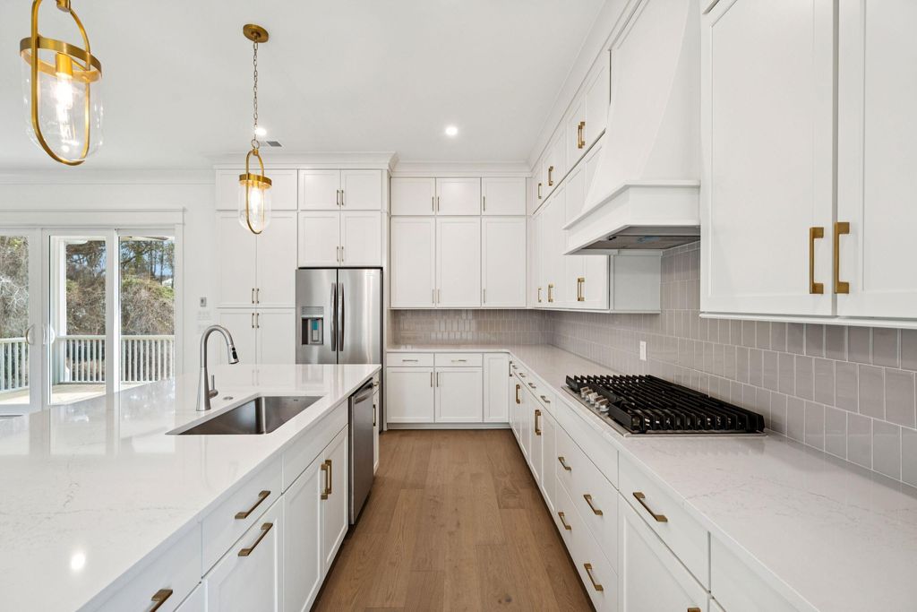 Image 18 of property listing at 1460 Periwinkle Drive, Mount Pleasant, SC 29466