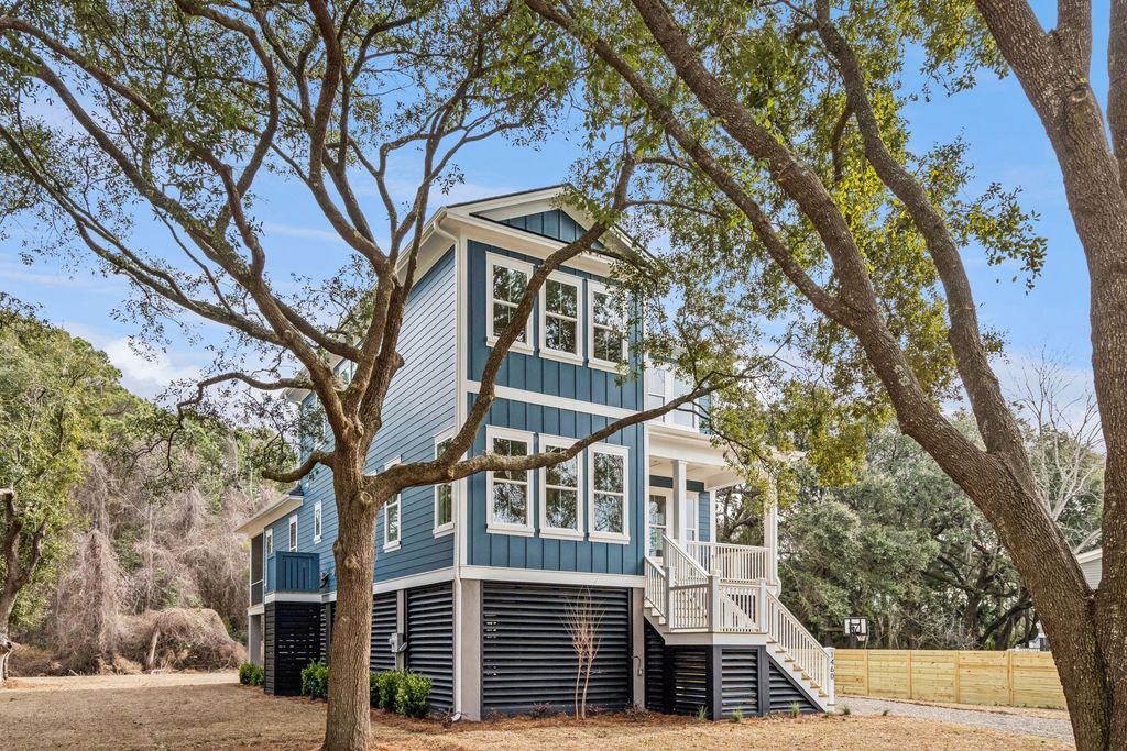 Image 2 of property listing at 1460 Periwinkle Drive, Mount Pleasant, SC 29466