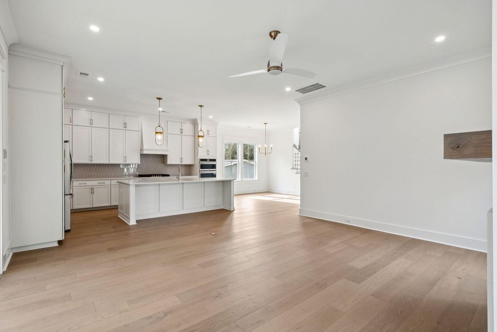 Image 28 of property listing at 1460 Periwinkle Drive, Mount Pleasant, SC 29466