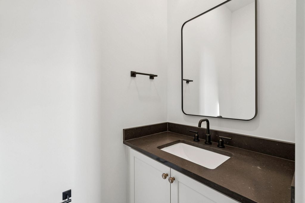 Image 32 of property listing at 1460 Periwinkle Drive, Mount Pleasant, SC 29466