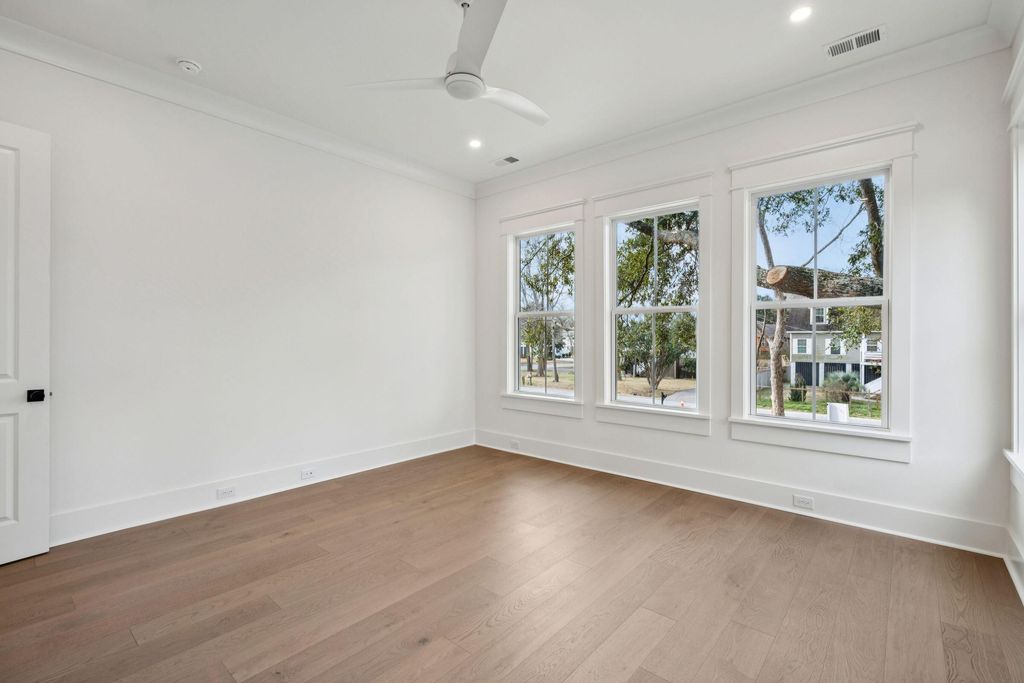 Image 37 of property listing at 1460 Periwinkle Drive, Mount Pleasant, SC 29466