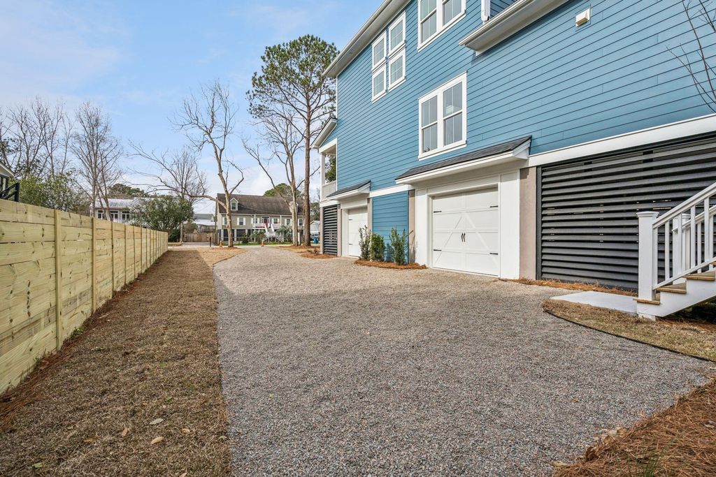 Image 61 of property listing at 1460 Periwinkle Drive, Mount Pleasant, SC 29466