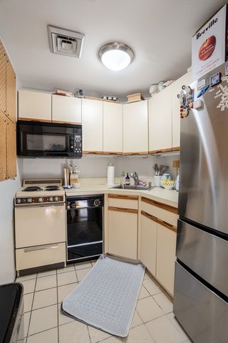 127 Beacon St 32, Boston, MA 02116