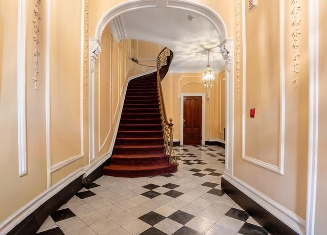 127 Beacon St 32, Boston, MA 02116