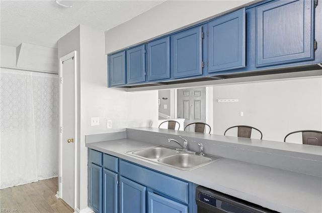 12742 Daybreak CIR, Newport News, VA 23602