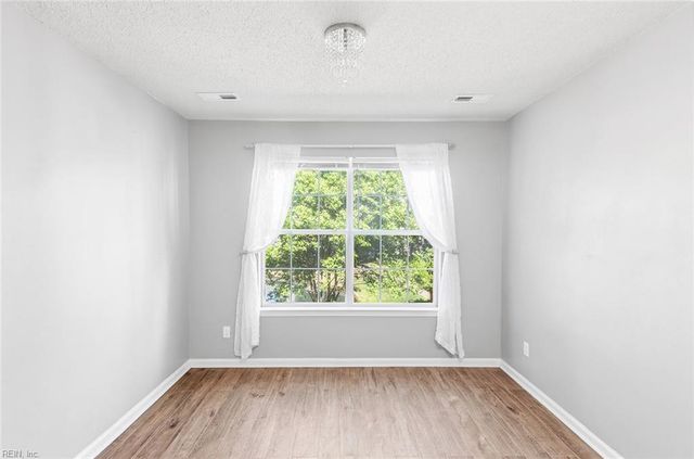 12742 Daybreak CIR, Newport News, VA 23602