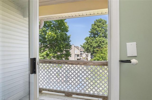 12742 Daybreak CIR, Newport News, VA 23602