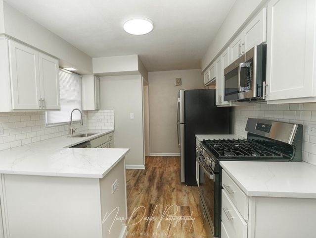 37684 N Sheridan Road, Beach Park, IL 60087