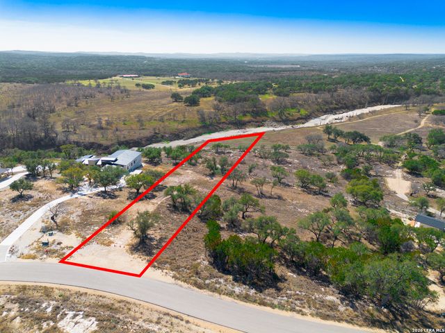 2014 Paradise Pkwy, Canyon Lake, TX 78133