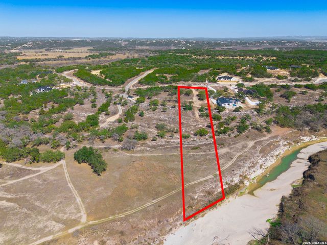 2014 Paradise Pkwy, Canyon Lake, TX 78133