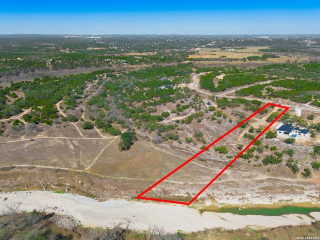 2014 Paradise Pkwy, Canyon Lake, TX 78133
