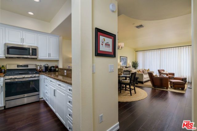 4400 Cartwright Avenue 205, Toluca Lake (los Angeles), CA 91602