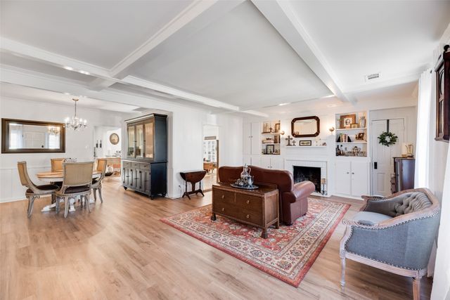 2216 Lotus Avenue, Fort Worth, TX 76111