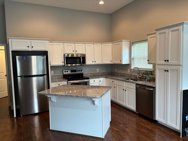 122 E Phillips Avenue, Gaffney, SC 29341