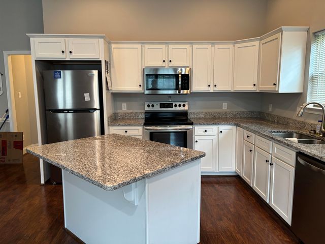 122 E Phillips Avenue, Gaffney, SC 29341