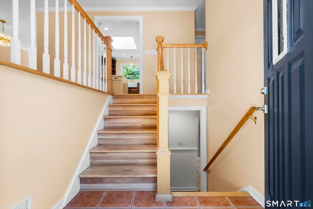 27 Amherst Place, Stamford, CT 06902