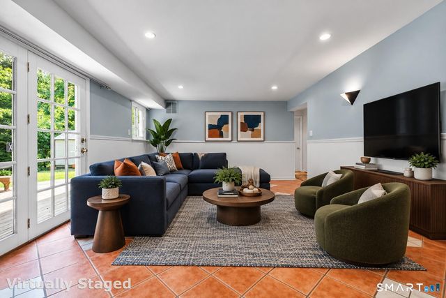 27 Amherst Place, Stamford, CT 06902