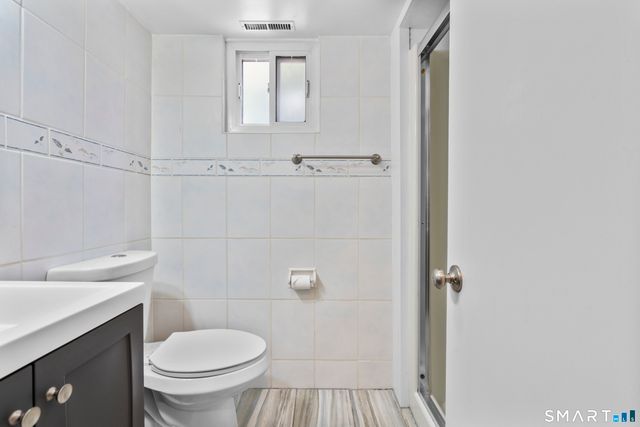 27 Amherst Place, Stamford, CT 06902