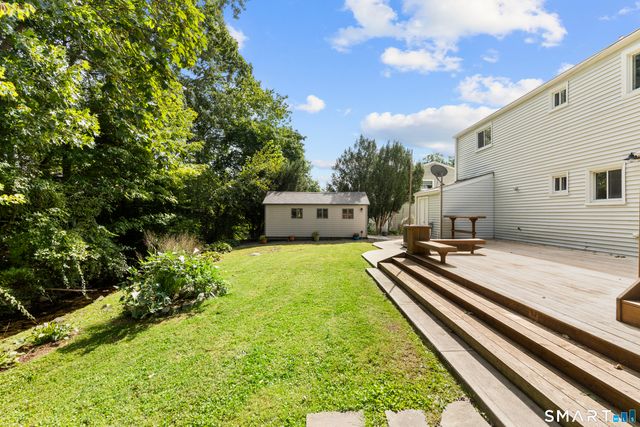 27 Amherst Place, Stamford, CT 06902