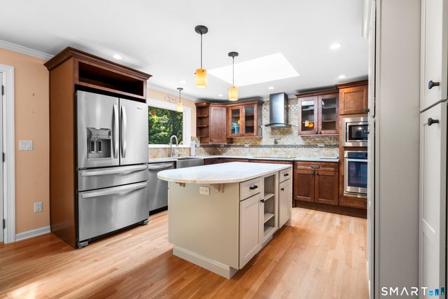 27 Amherst Place, Stamford, CT 06902