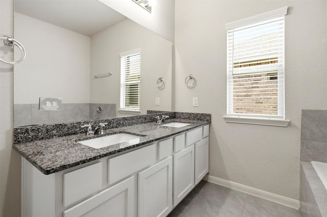 8438 Baywatch Circle, Baytown, TX 77523